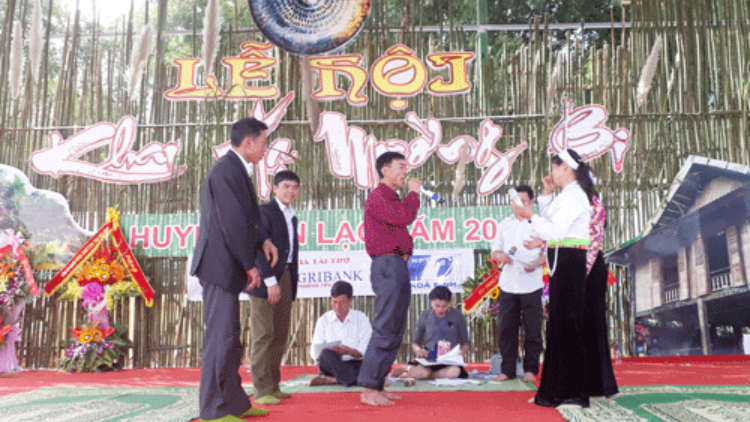 Hát Đúm cóh pr’ặt tr’môông ma nứih Mường