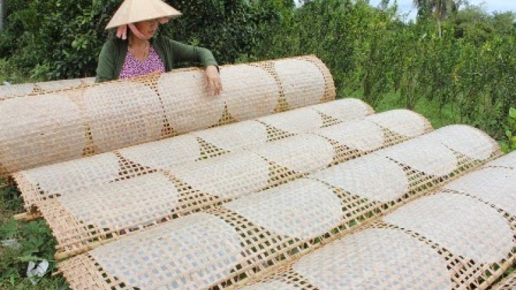 Bánh tráng Trà Sơn: Bh’rợ ty đanh- pr’dhang t’mêê