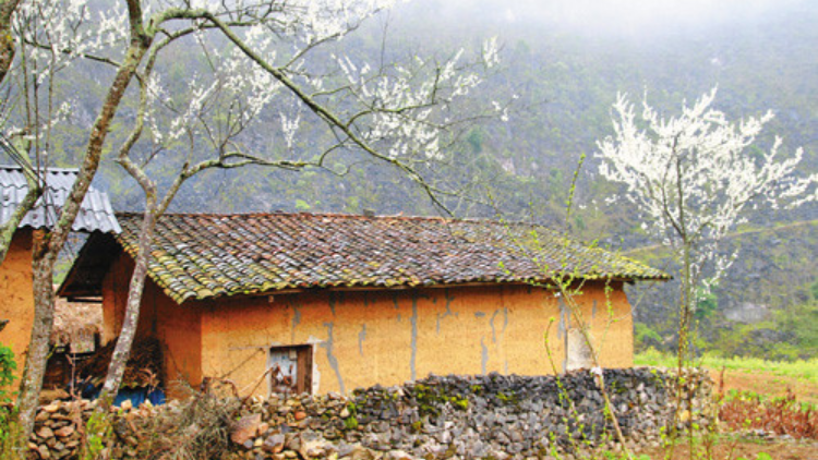 Bh’rợ bhrợ đong ặt âng ma nứih Mông cóh Hà Giang