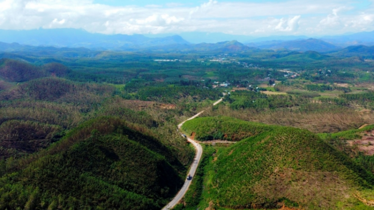 Quảng Nam: Đợ acoon c’lâng bhrợ thr’thuông Hành lang Kinh tế Đông – Tây
