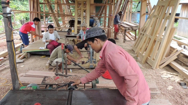 A Lăng Brư dưr zi’lấh đha’rứt tơợ bh’rợ mộc thủ công