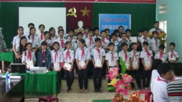 Hồ Thị Cô Lin- Manuýh học sinh đharứt z’lấh zr’nắh k’đháp học ta béch