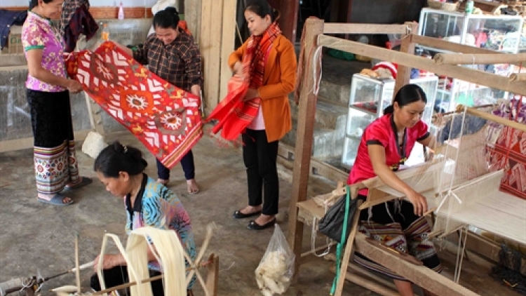 Taanh n’đoóh a doóh rau la liêm pr’hay âng apêê pân đil t’béch g’lăng da ding k’coong Nghệ An