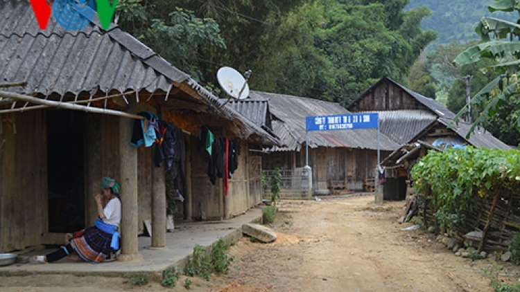 Rau chrooi đoọng la lơớp âng apêê t’coóh bhươl cr’noon zr’lụ c’noong k’tiếc