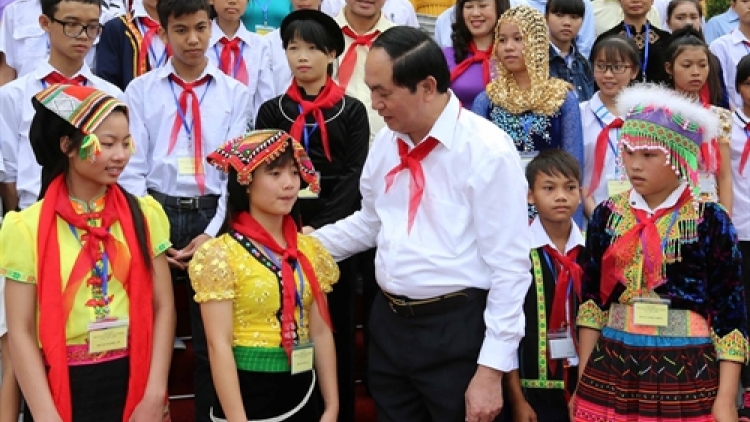 Chủ tịch k’tiếc k’ruung Trần Đại Quang pa’gơi thư hơnh déh tết Trung thu