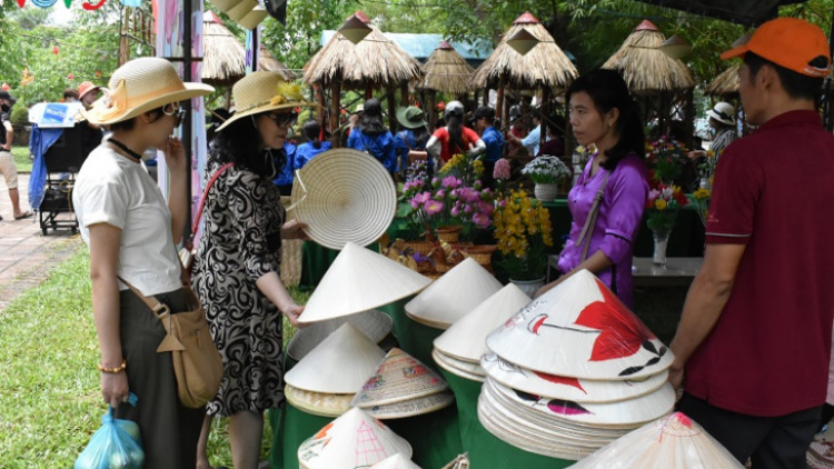 Chợ vel bhươl pr’đươi du lịch  vel bhươl đhị Thừa Thiên Huế