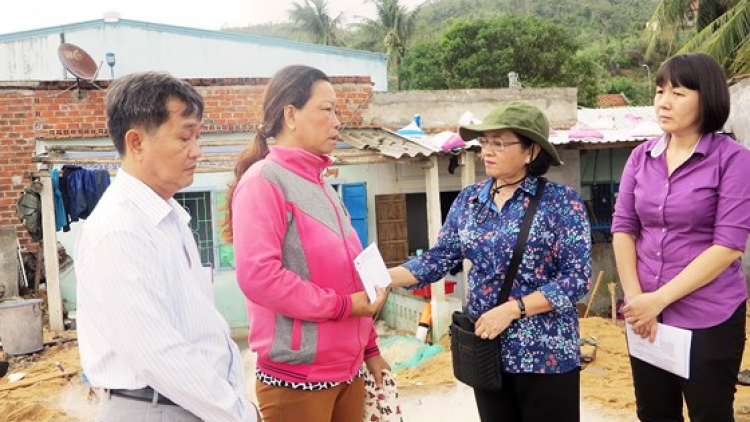 Phú Yên zooi đhanuôr zr’lụ boo tuh pa liêm đong ặt t’pấh Tết
