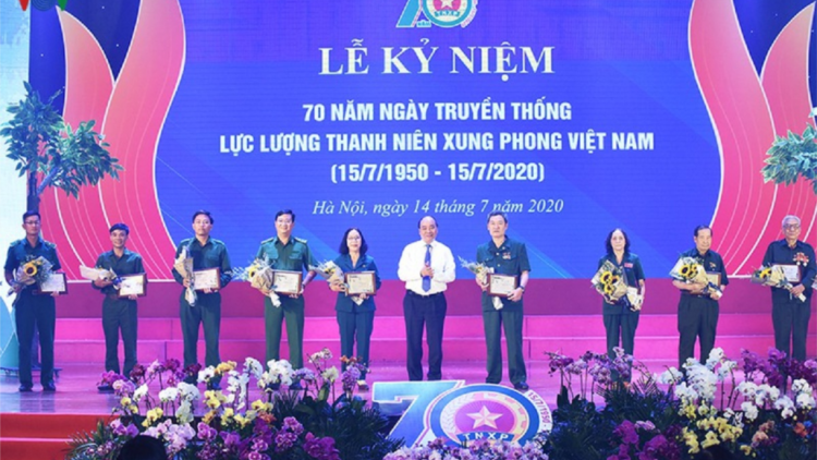 Đợ xa nay bh’rợ chr’năp pr’hay âng ta đhâm c’mor xung phong chr’hoong Tây Giang