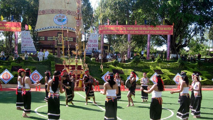 Đắh t’rí âng đhanuôr Cor Trà My