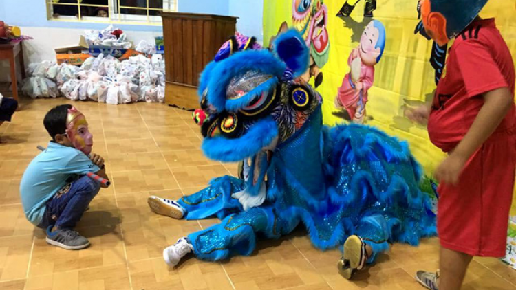 Tết Trung thu cóh zr’lụ da ding ca coong c’noong k’tiếc