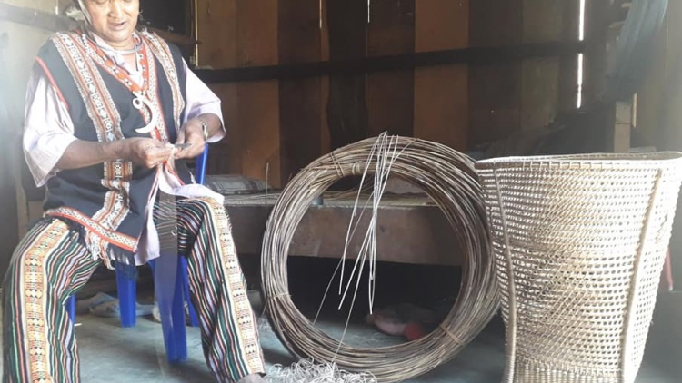 Trao đổi: “Quy trình làm chiếc gùi ​(Zong) của người Cơ Tu”