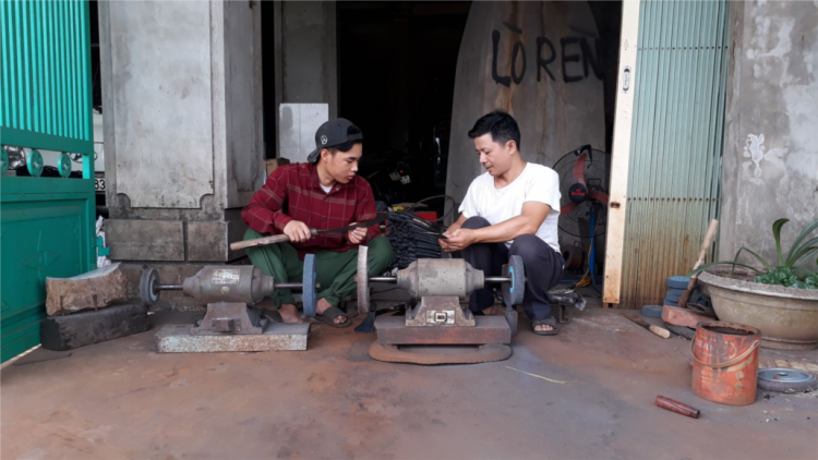 C’lâng lướt t’mêê đoọng ha bh’rợ dh’đhêếh ty đanh cóh chr’hoong Hướng Hóa