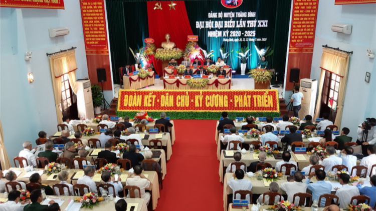 Đại hội đảng bộ cấp piing cơ sở Quảng Nam: Bh’rợ nhân sự bơơn ra văng liêm choom