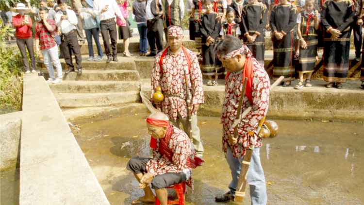 Bhiệc bhan bhuốih c’lang đang – c’léh râu chắp lêy tu đác – râu ma mông âng ma nứih Êđê