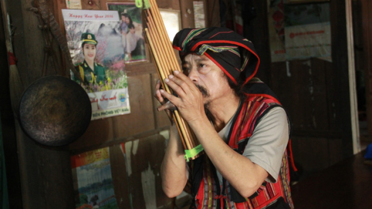 Nghệ nhân Kray Sức- Ma nứih lứch loom lâng văn hóa Pa Cô