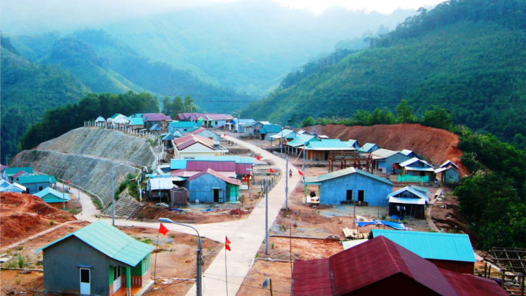 Bhrợ têng bhươl cr’noon t’mêê zr’lụ da ding k’coong lêy tơợ Đông Giang
