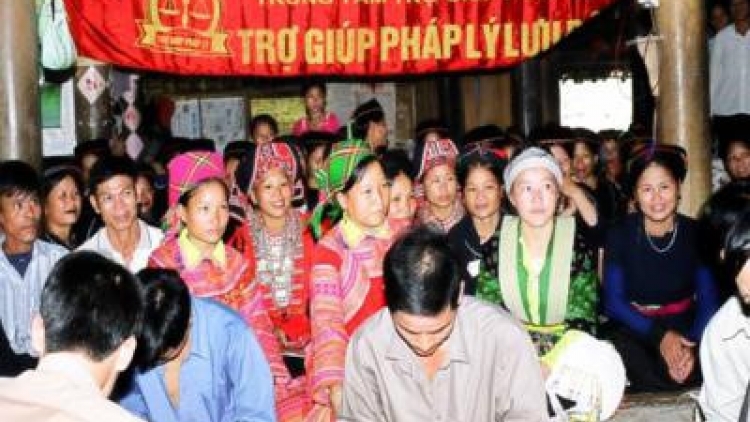 Chính sách zooi zúp pháp lý đoọng ha pêê đha’rứt, đhanuôr acoon cóh