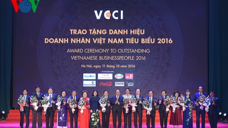 Xơợng bhrợ “3 đh’rứah, 5 zooi đoọng” lâng doanh nghiệp