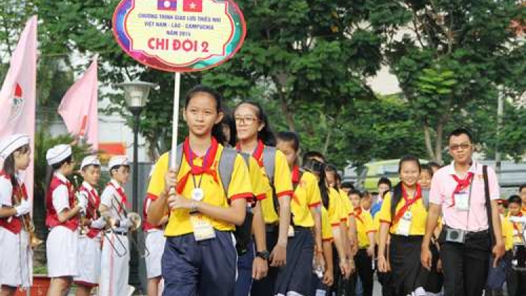 120 đại biểu ting pấh giao lưu p’niên k’tứi Việt Nam-Lào-Campuchia