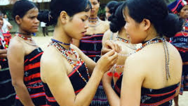 T'RUÍH PHÁT THANH T'NGAY 28-11