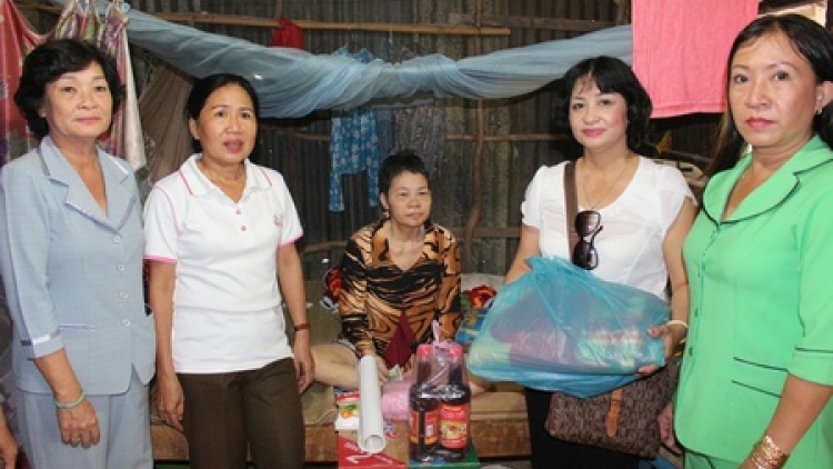 Vĩnh Long bhrợ têng rơợng nhâm Chỉ thị âng Ban bí thư, cắh penh pháo hoa đoọng zư đợc pr’đươi k’rang lêy đoọng ha pêê đha rứt