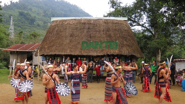 T'RUÍH PHÁT THANH T'NGAY 25-11