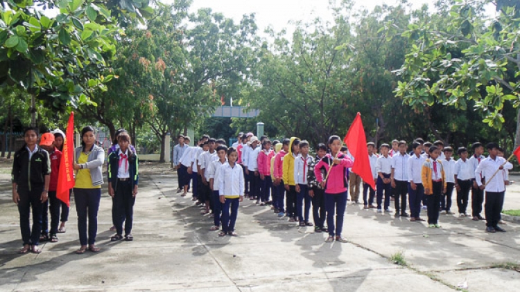 Ninh Thuận cắh đoọng p’niên cóh zr’lụ k’tiếc goóh gooi jợ học