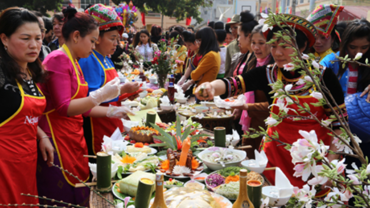 Chr’nắp pr’hay bhiệc bhan Pang a âng acoon cóh La Ha