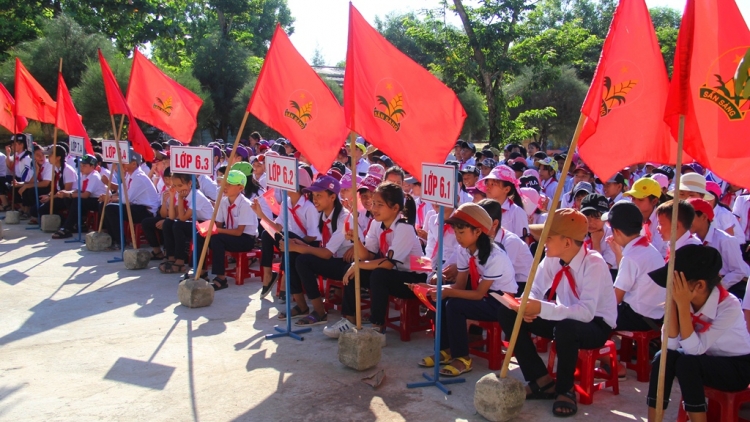 Tây Giang – Bhui har c’moo học t’mêê 2017-2018