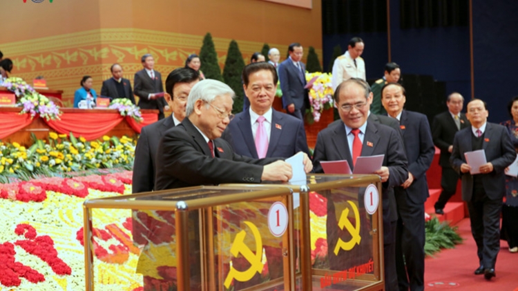 T’nooi 200 cha nắc crêê moọt ooy Ban Chấp hành TƯ Khoá XII