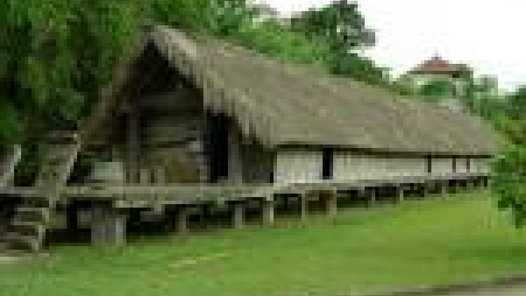 Đhị lướt lêy pr’hay chr’nắp cóh Châu Á-bảo tàng Dân tộc học VIệt Nam.