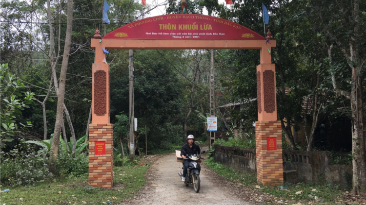 Đảng viên  bhrợ lalăm, vel bhươl t’pun bhrợ t’tun