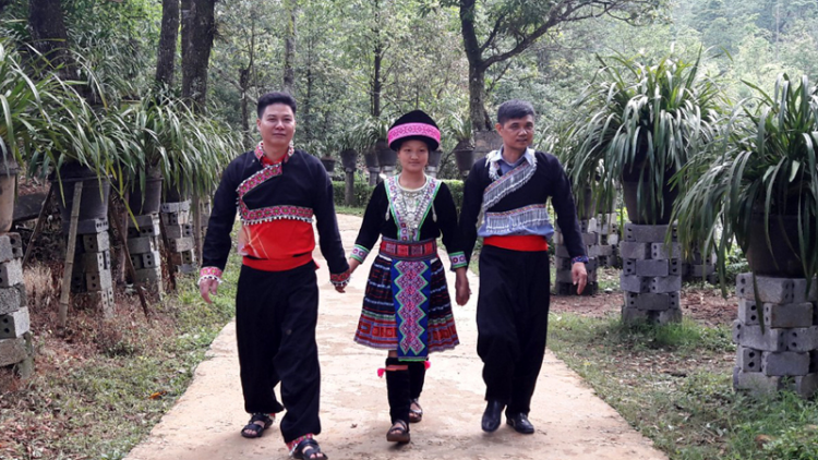 Lai Châu: Pr’hay pr’hươn vel du lịch đhị vel bhươl Sin Suối Hồ