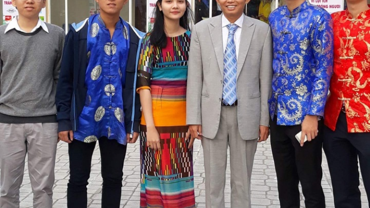 Cr’noọ cr’niêng bhrợ têng bác sĩ âng pân’đil manứih Chăm