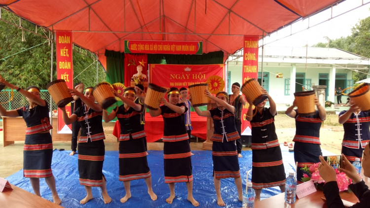 Loom luônh ta nih liêm âng đhanuôr coh k’noong k’tiếc Nam Giang