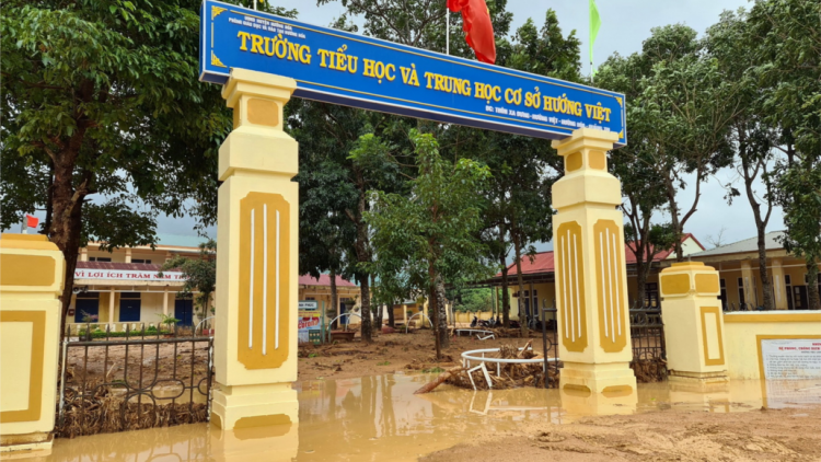 Học sinh zr’lụ tuh bhlong miền Trung: Zr’năh k’đhap bh’rợ tươc ooy trường