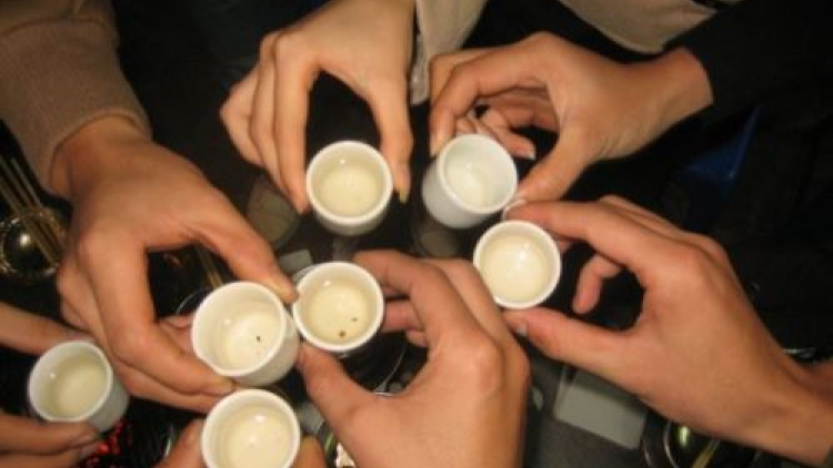 Bh’rợ buôn k’zọ ộm buáh lâng pazêng rau cắh liêm crêê