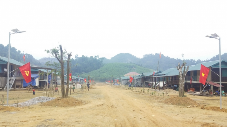 Tết têêm ngăn âng đhanuôr ặt zr’lụ túh bhlong