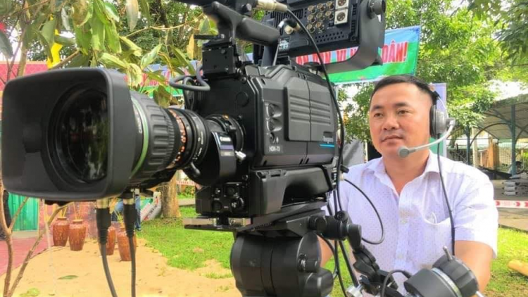 Phóng viên âng vel bhươl