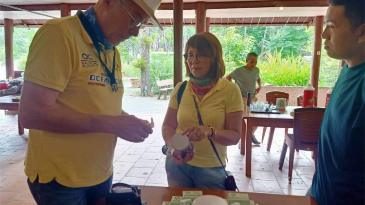 Ađoo pân đil manuyh Tày chêêc c’lâng t’mêê đoọng ha chr’noh chr’bêệt coh zr’lụ da ding k’coong