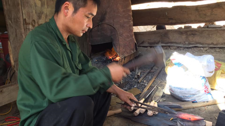 Bh’rợ đh’đhêếh âng ma nứih Mông cóh Hồng Ngài