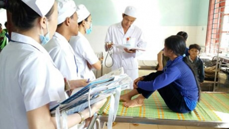 Pa choom manuyh bhrợ bh’rợ y tế đoọng ha k’tiêc k’ruung pr’zơc Lào