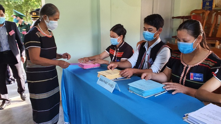 Bầu cử Quốc hội: Zập ta phiếu năc la lua xay p’căh râu ma mơ mr’cơnh lâng lứch loom