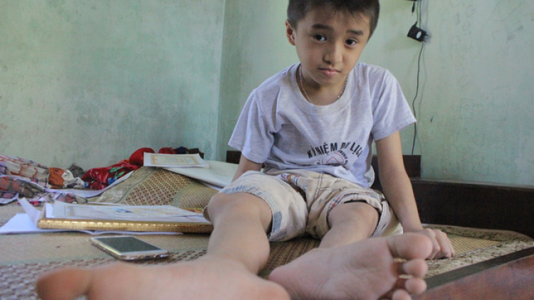 Rau t’bhlâng k’rơ pa bhlâng âng ađoo p’niên pân juýh dzuung thuỷ tinh