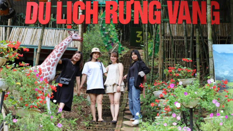 Ha rêê đhuôch pa zum lâng bơơn năl t’mêê, pr’đhang du lịch liêm pr’hay coh Sơn La