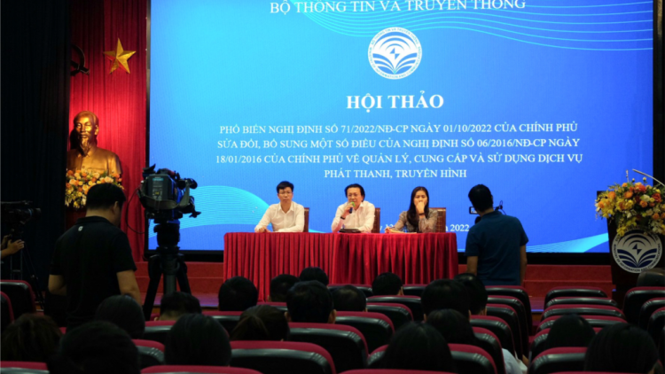 Nghị định 71 p’xoọng xa nay xay moon ooy bh’rợ k’đhơợng lêy bh’rợ phát thanh, truyền hình ting cơnh k’đươi moon coh mạng Internet