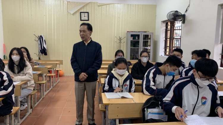 Thầy giáo dạy sử Mai Quang Vinh