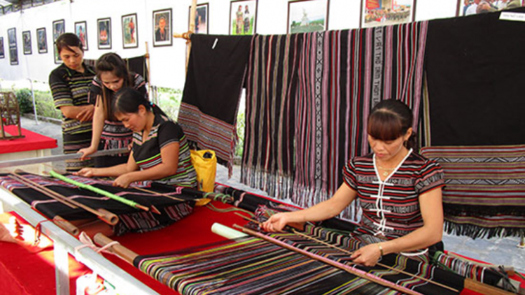Liêm chr’nắp đợ vel bhươl bh’rợ tr’nêng ty chr’nắp âng manứih Hre