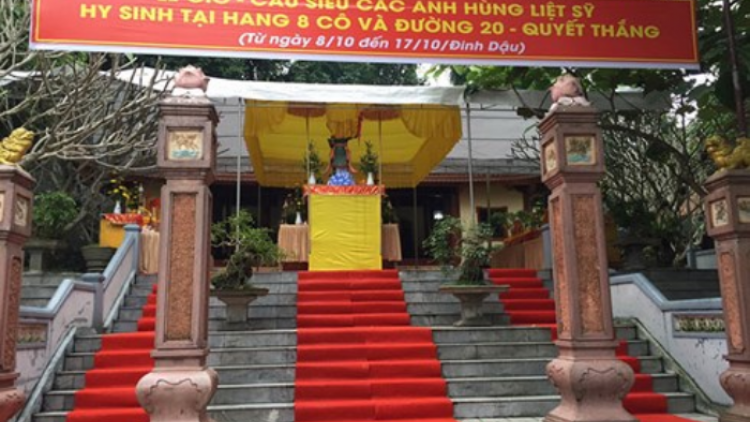 Xa nay k’er da dô nắc grơơ k’rơ cóh boọng gớp Tám Cô
