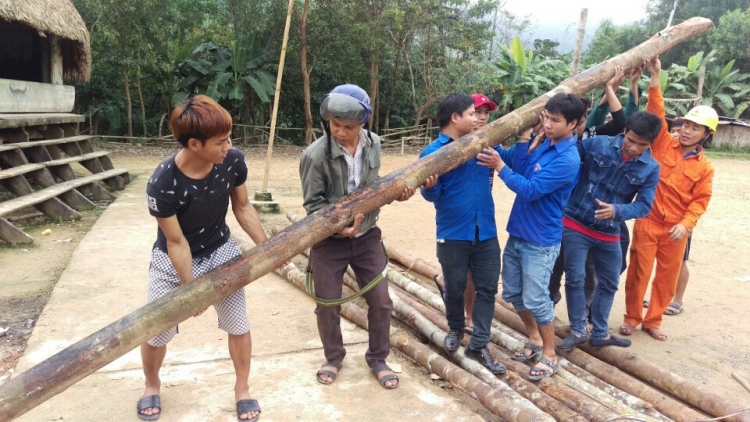 Ta đhâm c’mor Đông Giang lâng xa nay bh’rợ pa ang c’lâng lướt cóh bhươl cr’noon
